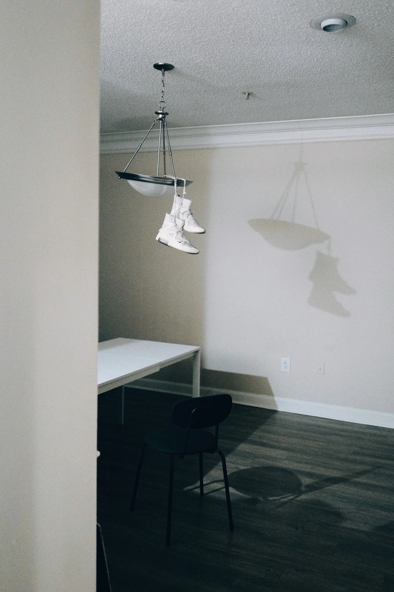 Trauma-Induced Dissociative Amnesia — photograph 08